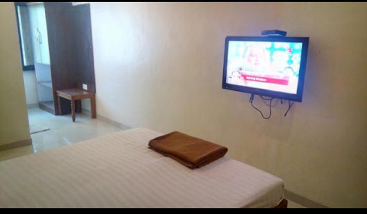 פונה Hotel Rajdeep מראה חיצוני תמונה