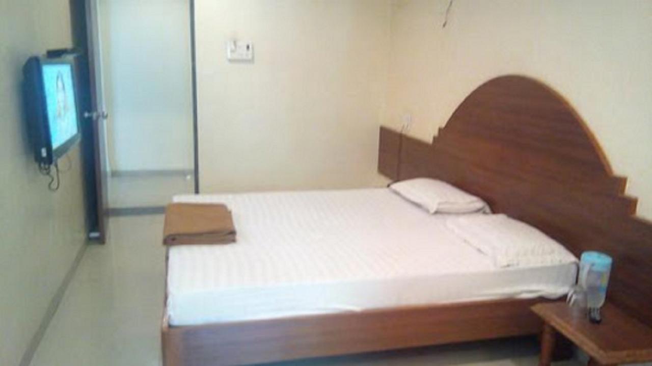 פונה Hotel Rajdeep מראה חיצוני תמונה