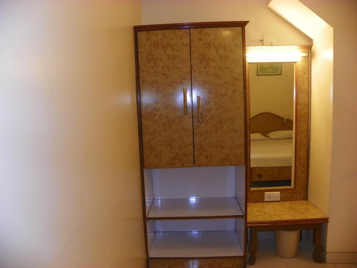 פונה Hotel Rajdeep מראה חיצוני תמונה
