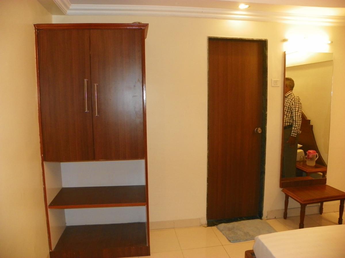 פונה Hotel Rajdeep מראה חיצוני תמונה