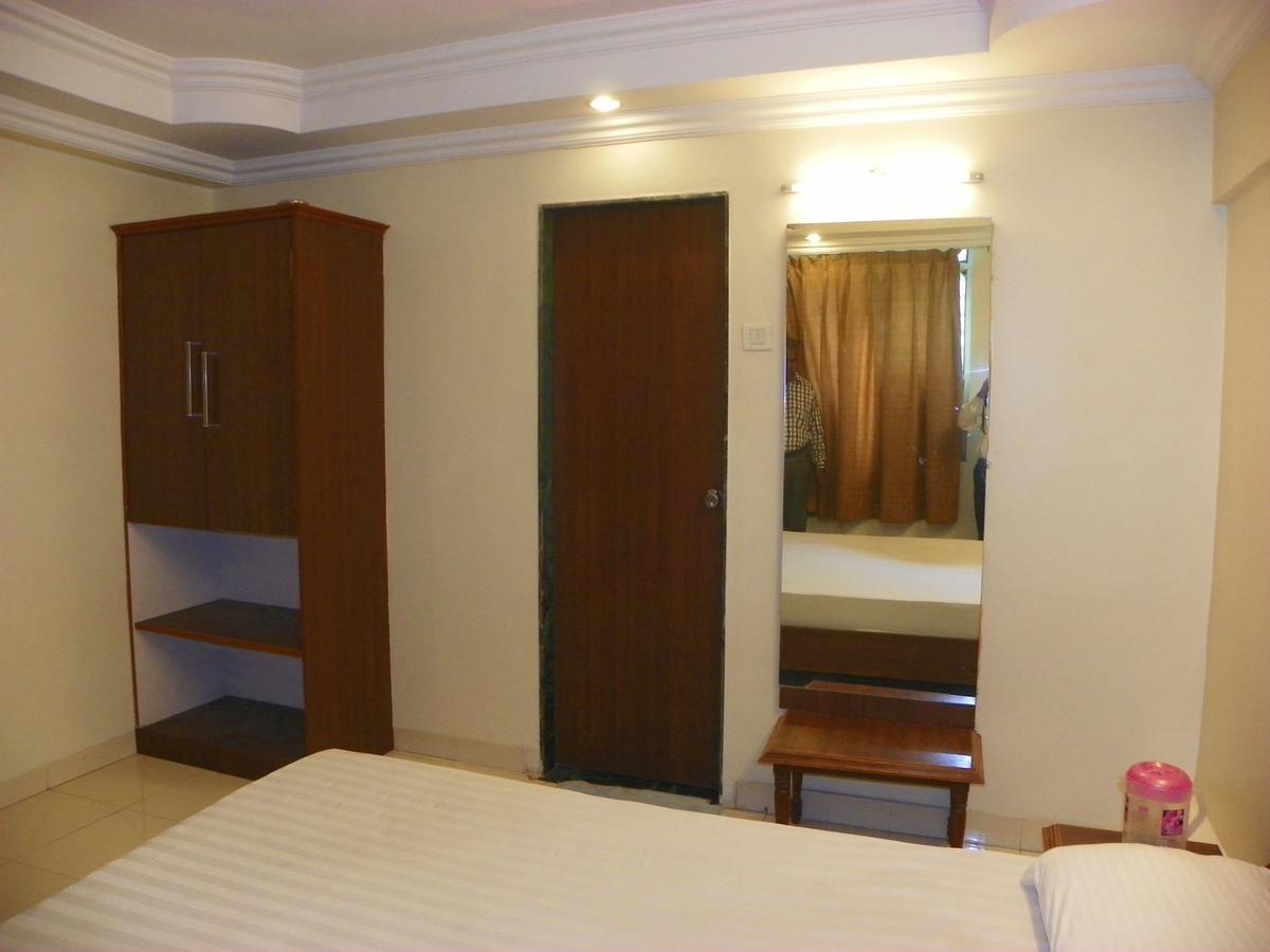 פונה Hotel Rajdeep מראה חיצוני תמונה