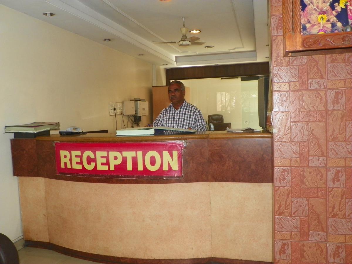 פונה Hotel Rajdeep מראה חיצוני תמונה